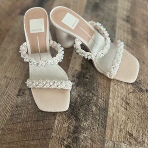 Dolce Vita Vanilla Pearl Heels Size 6
